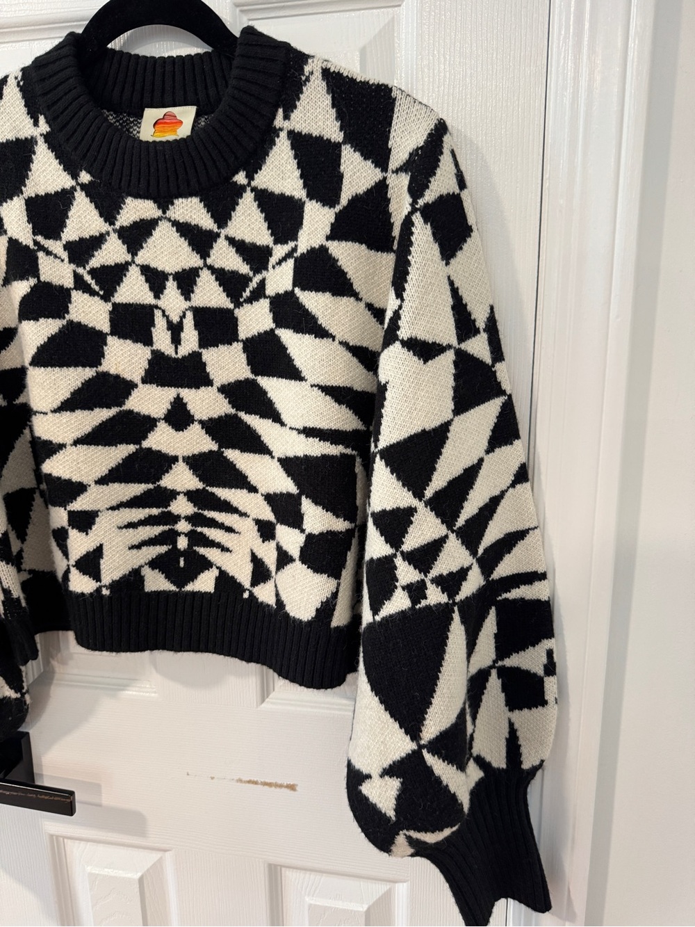 FARM RIO Black Heart Deco Knit
Sweater Size L - Picture 6 of 9